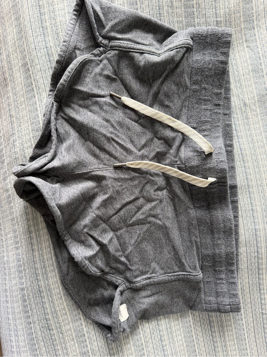 Vuori Pants - Vuori Heather Gray Lounge Shorts